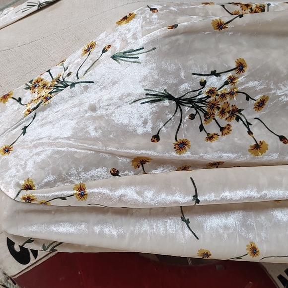 Anthropologie Floreat Velvet Dandelion Kimono - Picture 5 of 10